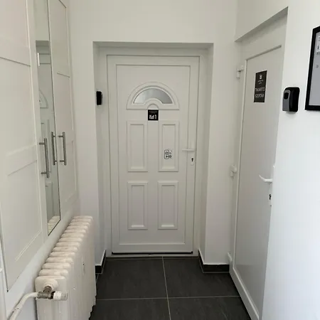 Апартаменты Manhattan Lofts In M1 *